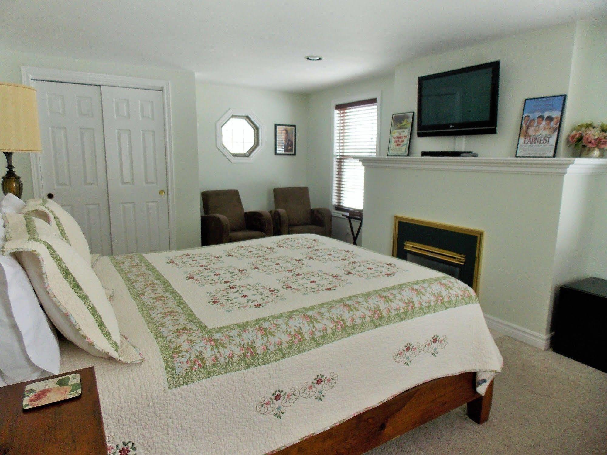 Finlay House Bed And Breakfast Niagara - On - The - Lake ภายนอก รูปภาพ